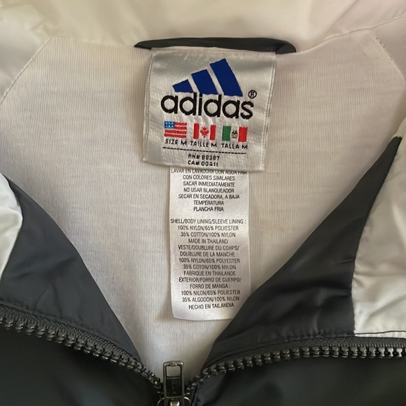 Adidas vintage windbreaker - Picture 2 of 6